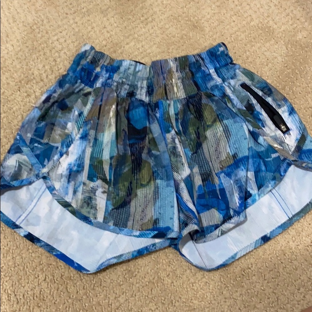 Lululemon shorts size 4